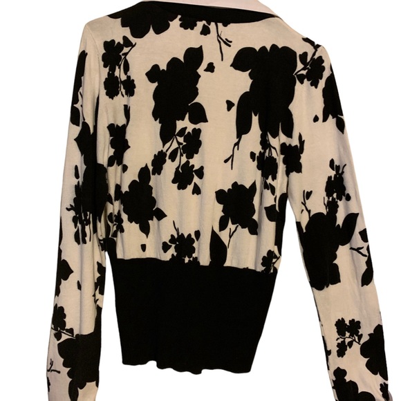 Chelsea & Theodore Ladies Long Sleeve Sweater Built In Collared Button Shirt - Picture 4 of 5